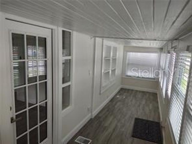 301 MYSTIC LAKE DRIVE N, St Petersburg, FL 33702