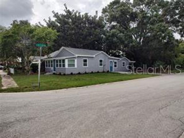 301 MYSTIC LAKE DRIVE N, St Petersburg, FL 33702