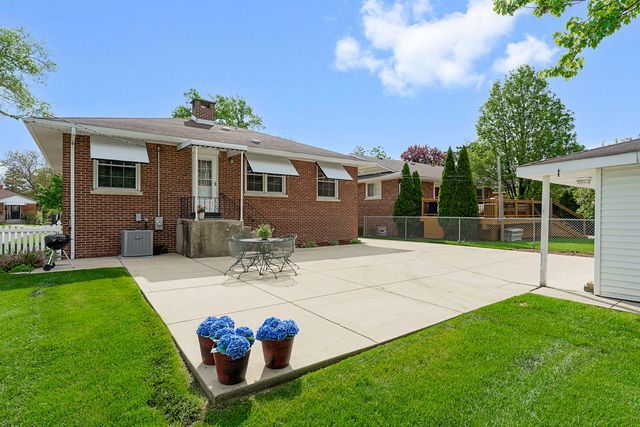 2226 Hawthorne Avenue, Westchester, IL 60154