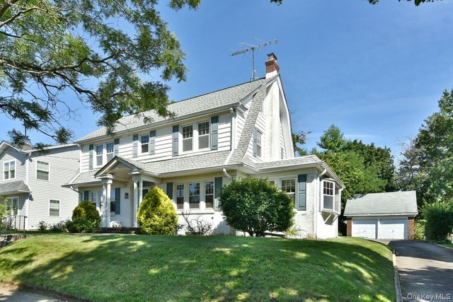 182 Ferncroft Road, Mineola, NY 11501