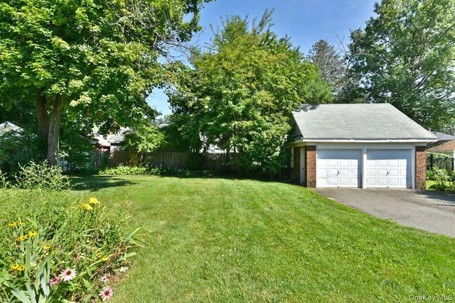 182 Ferncroft Road, Mineola, NY 11501