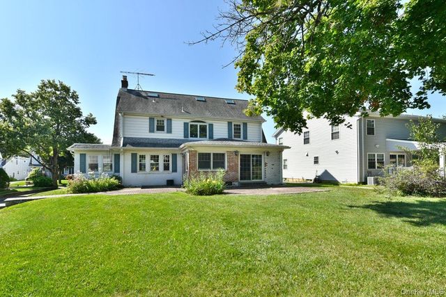182 Ferncroft Road, Mineola, NY 11501