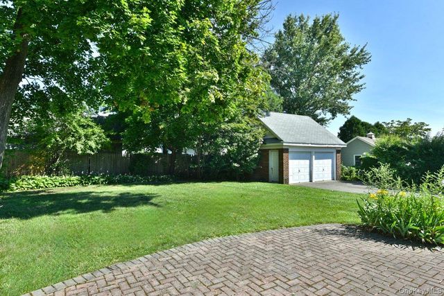 182 Ferncroft Road, Mineola, NY 11501