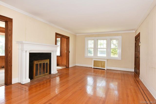 182 Ferncroft Road, Mineola, NY 11501