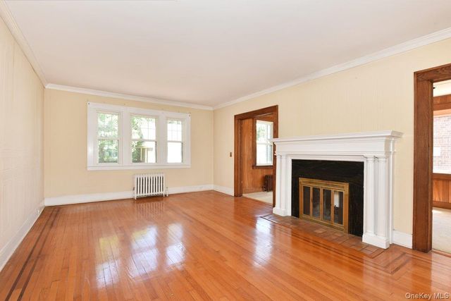182 Ferncroft Road, Mineola, NY 11501