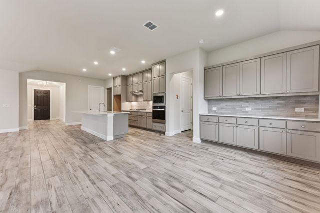 341 Sprinting Peak DR, San Marcos, TX 78666