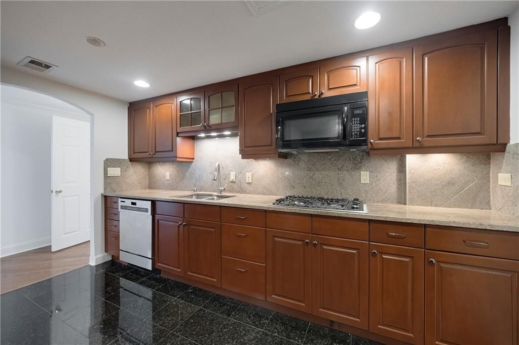 Image 14 of property listing at 1501 Clairmont Road 1732, Decatur, GA 30033