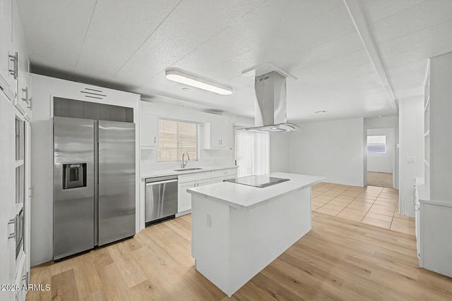 6602 W MISSION Lane, Glendale, AZ 85302