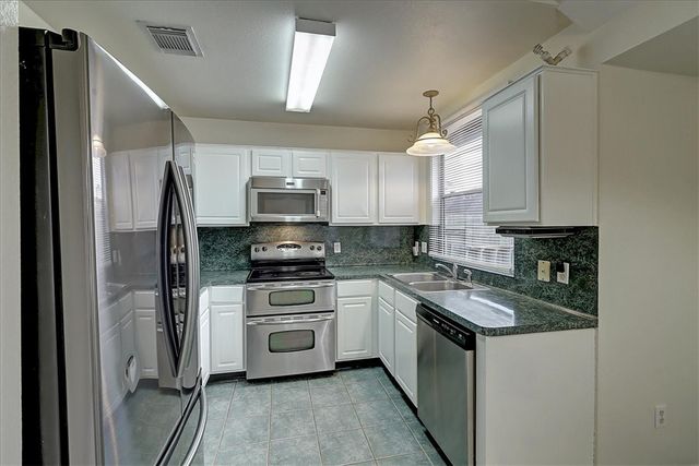 7933 Elk Dr, Corpus Christi, TX 78414