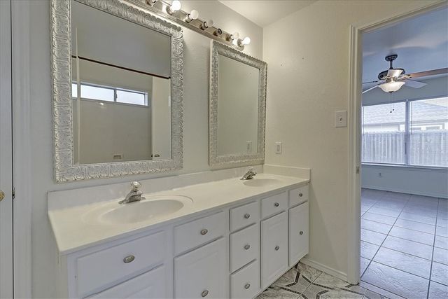 7933 Elk Dr, Corpus Christi, TX 78414