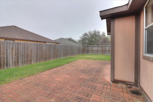 7933 Elk Dr, Corpus Christi, TX 78414