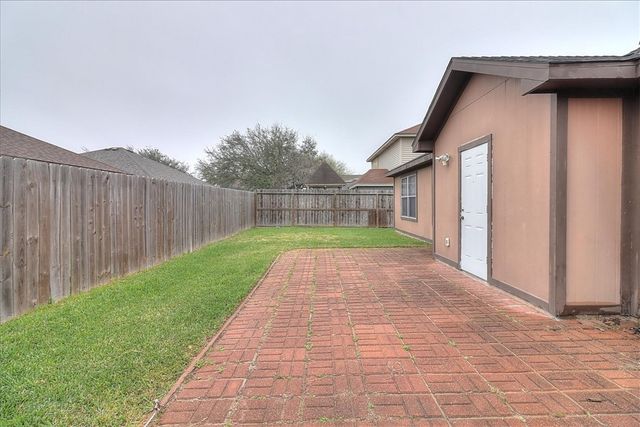 7933 Elk Dr, Corpus Christi, TX 78414