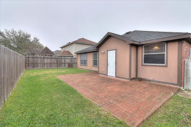 7933 Elk Dr, Corpus Christi, TX 78414