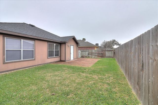 7933 Elk Dr, Corpus Christi, TX 78414