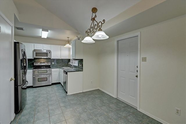 7933 Elk Dr, Corpus Christi, TX 78414