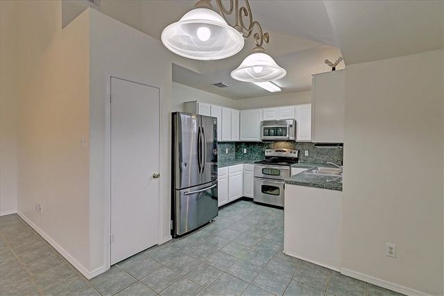 7933 Elk Dr, Corpus Christi, TX 78414