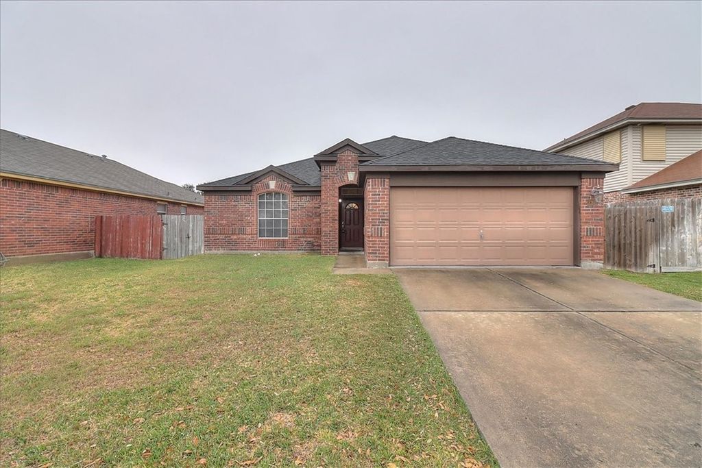 7933 Elk Dr, Corpus Christi, TX 78414