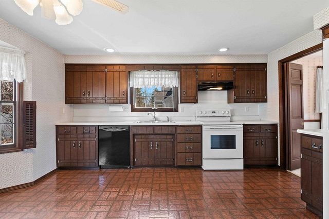 607 RIDGEVIEW COURT, Green Bay, WI 54301