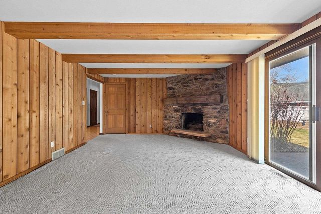 607 RIDGEVIEW COURT, Green Bay, WI 54301
