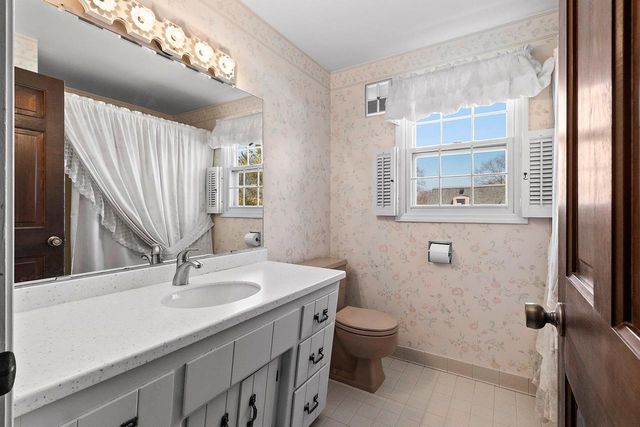 607 RIDGEVIEW COURT, Green Bay, WI 54301