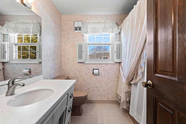 607 RIDGEVIEW COURT, Green Bay, WI 54301