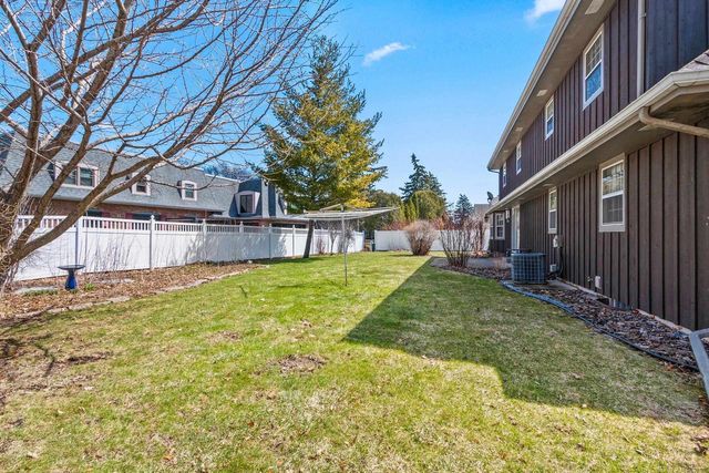 607 RIDGEVIEW COURT, Green Bay, WI 54301