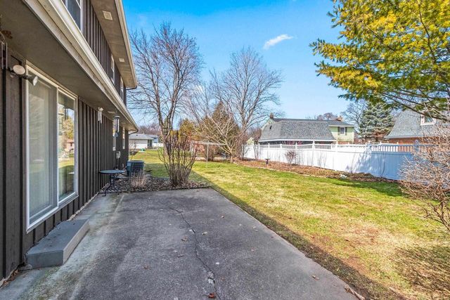 607 RIDGEVIEW COURT, Green Bay, WI 54301