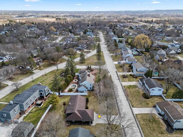 607 RIDGEVIEW COURT, Green Bay, WI 54301