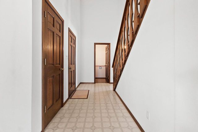607 RIDGEVIEW COURT, Green Bay, WI 54301