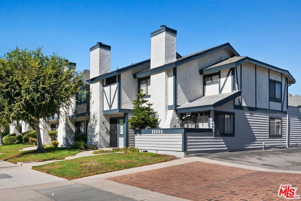 19221 Sherman Way 19, Reseda, CA 91335 — exterior