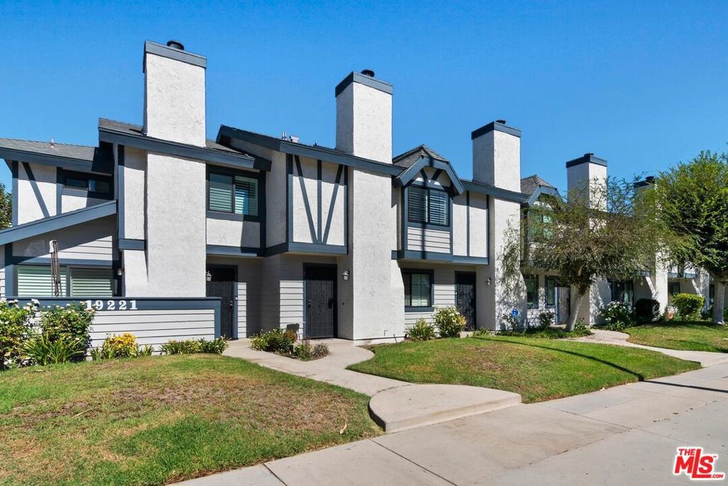 19221 Sherman Way 19, Reseda, CA 91335 — photo 2