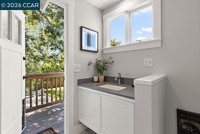 1310 Carlotta Ave, Berkeley, CA 94703