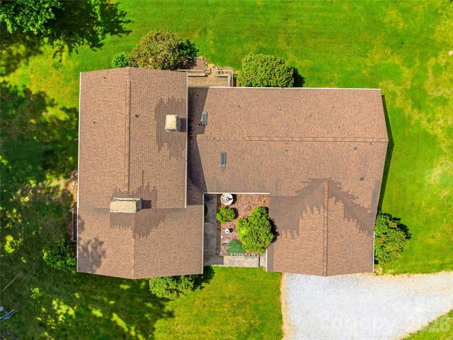 52 Chapel Hill Church Road, Asheville, NC 28803