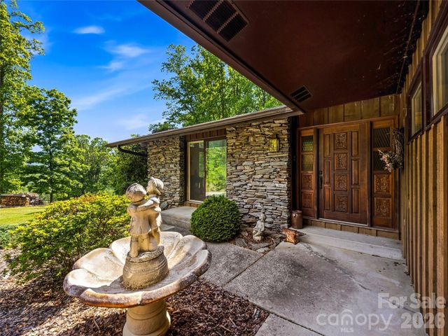 52 Chapel Hill Church Road, Asheville, NC 28803