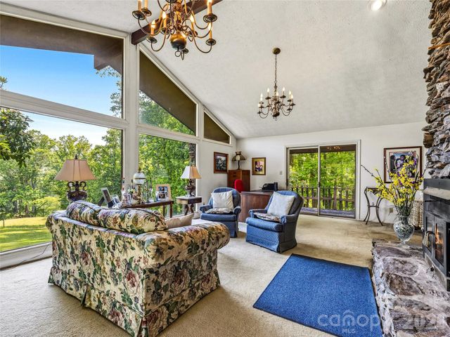 52 Chapel Hill Church Road, Asheville, NC 28803