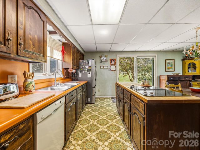 52 Chapel Hill Church Road, Asheville, NC 28803