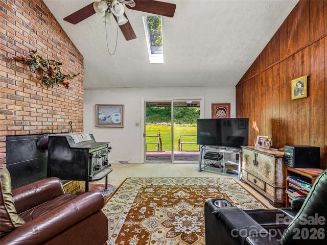 52 Chapel Hill Church Road, Asheville, NC 28803