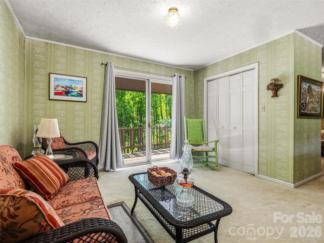 52 Chapel Hill Church Road, Asheville, NC 28803