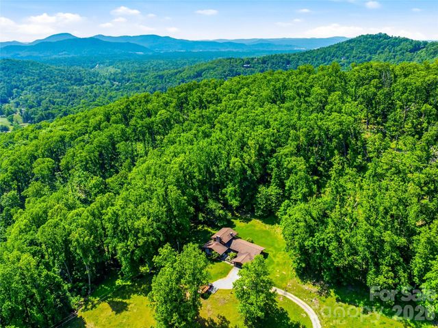 52 Chapel Hill Church Road, Asheville, NC 28803