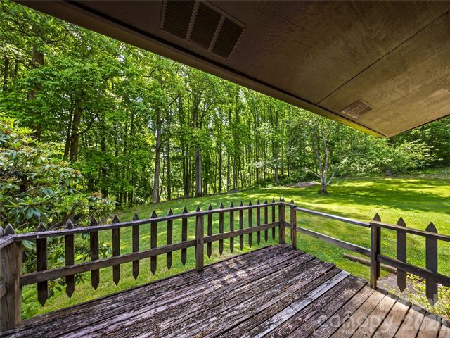52 Chapel Hill Church Road, Asheville, NC 28803