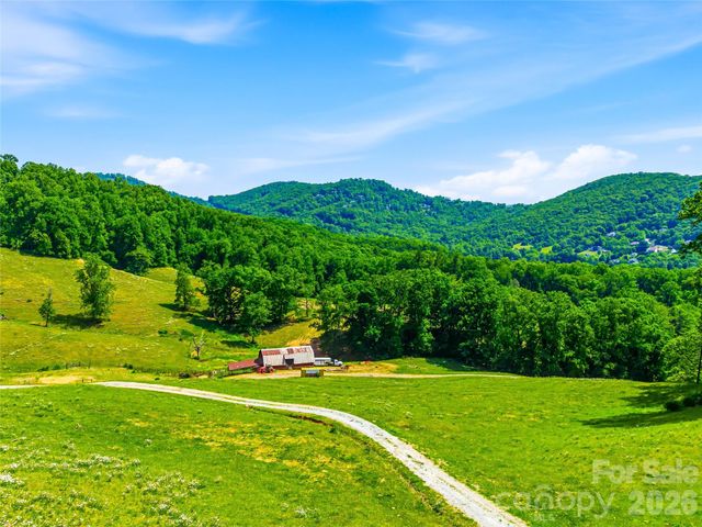 52 Chapel Hill Church Road, Asheville, NC 28803