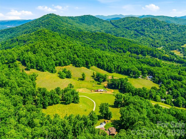 52 Chapel Hill Church Road, Asheville, NC 28803
