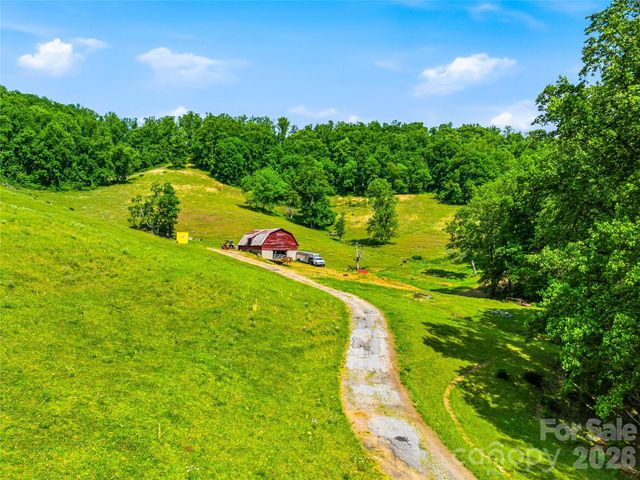 52 Chapel Hill Church Road, Asheville, NC 28803