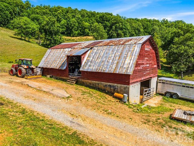 52 Chapel Hill Church Road, Asheville, NC 28803