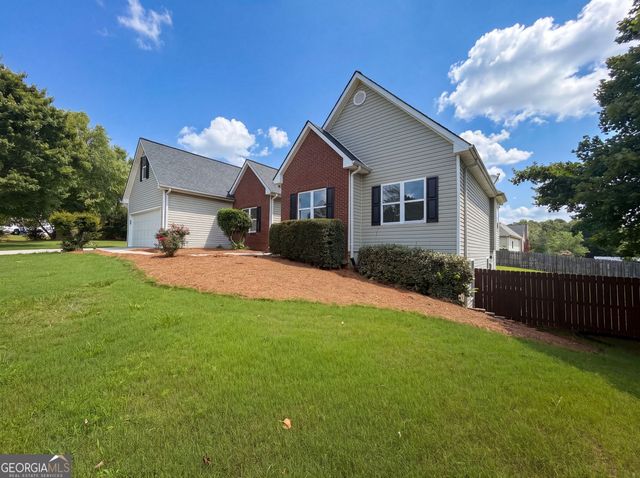 3322 Henderson View Court, Loganville, GA 30052