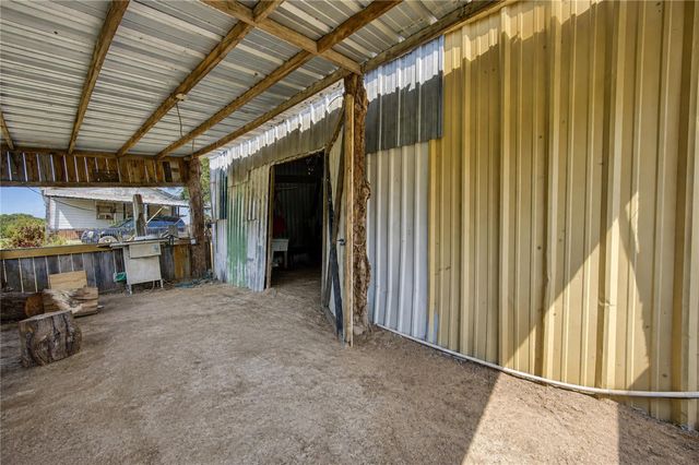 10802 County Road 203, Plantersville, TX 77363