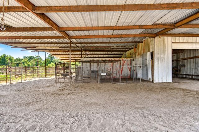10802 County Road 203, Plantersville, TX 77363