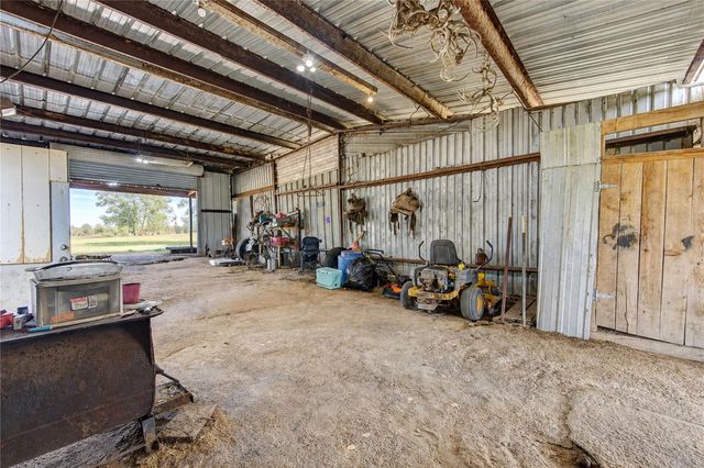 10802 County Road 203, Plantersville, TX 77363