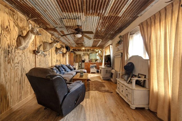 10802 County Road 203, Plantersville, TX 77363