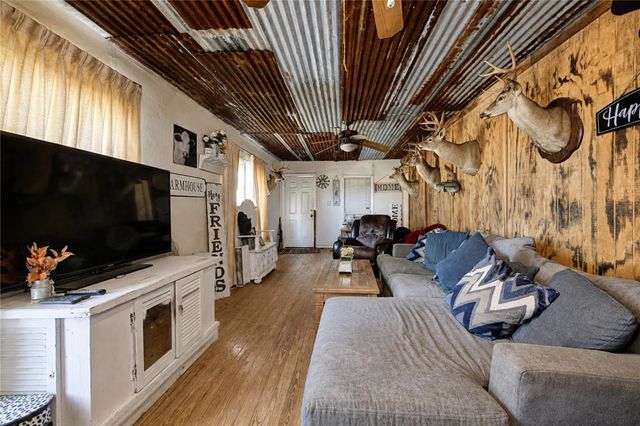 10802 County Road 203, Plantersville, TX 77363